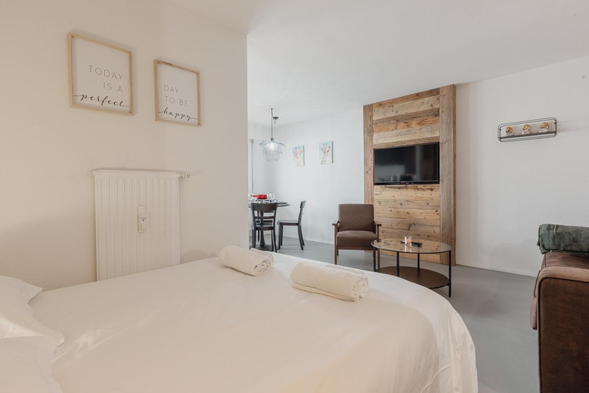 Magnifique Appartement Proche Du Centre クラン エクステリア 写真