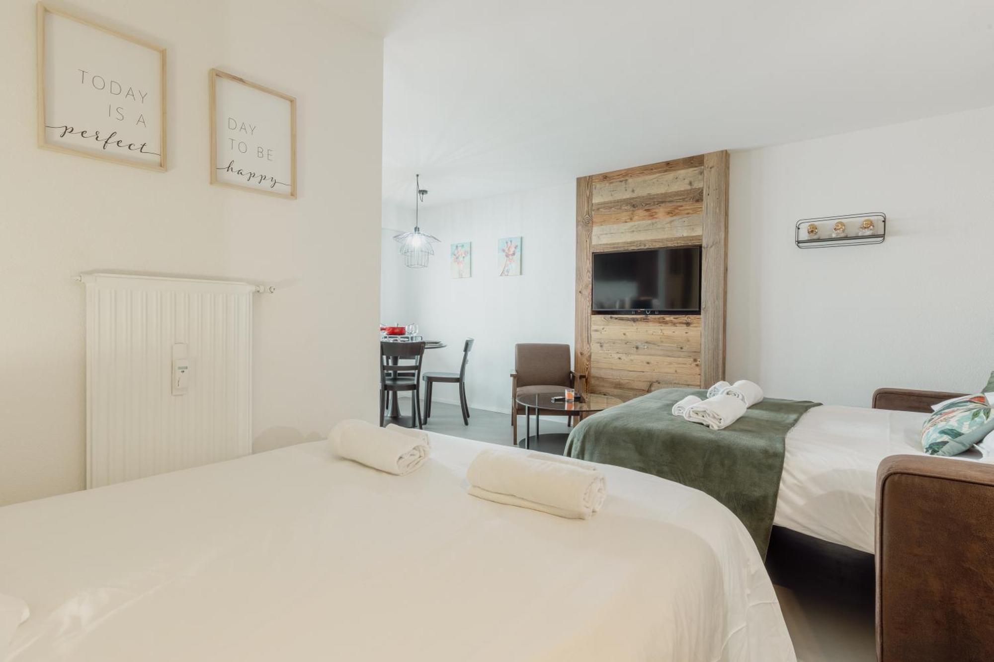 Magnifique Appartement Proche Du Centre クラン エクステリア 写真